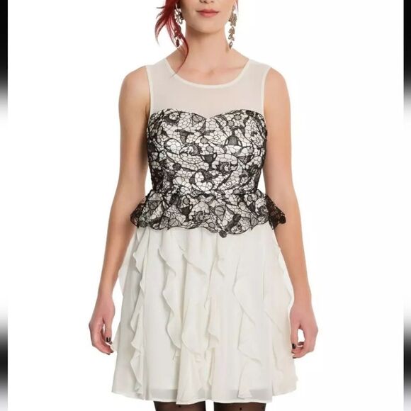 Harry Potter Black Lace & Ivory Ruffle Gown - Picture 1 of 8